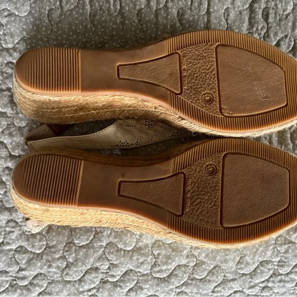 Eric Michael, Perforated design, Ivory, Open toe, Wedge, Euro Size 41 - Picture 4 of 6